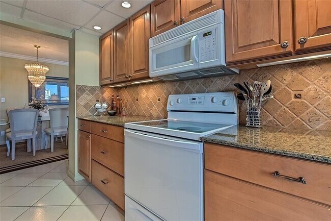Foto del edificio - 2701 N Ocean Blvd
