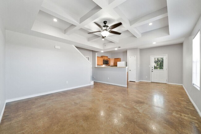 Building Photo - 3 bed 2.5 bath located in Gardens at The S...