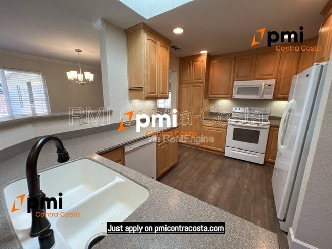 Photo - 194 Cynthia Dr House