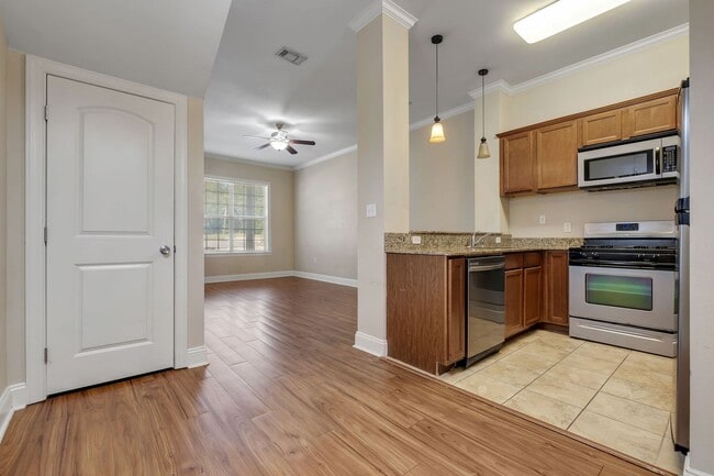 Building Photo - Midtown Tallahassee Townhome