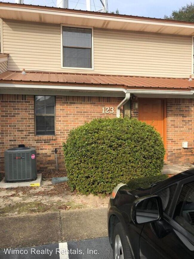 Building Photo - 2 br, 1 bath House - 123 Classic Ct.