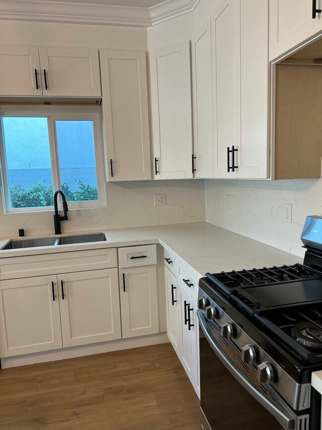 Foto del edificio - 951 N Oxford Ave