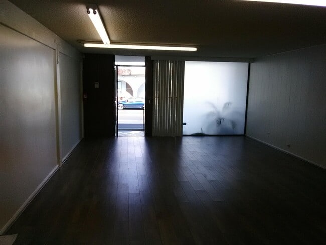 Building Photo - 1032 Redondo Ave