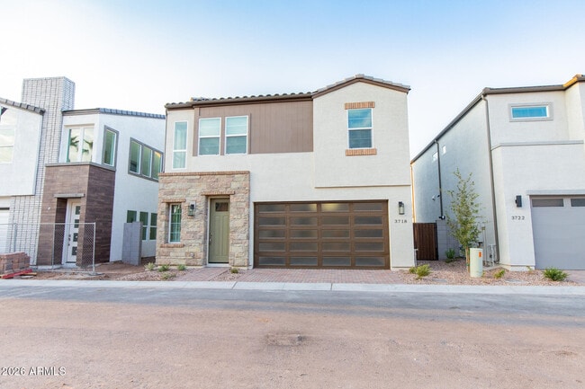 Building Photo - 3725 E Flower St
