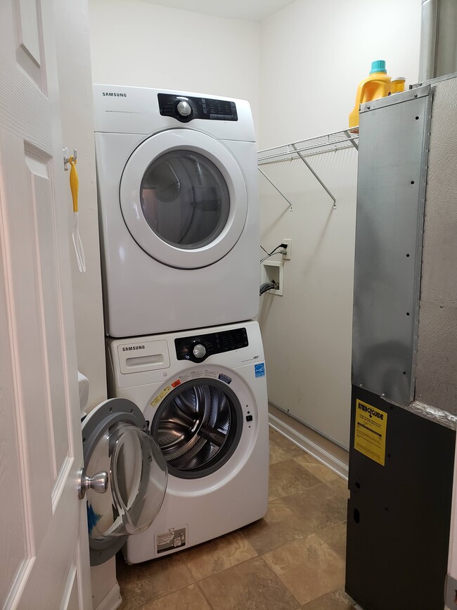 Laundry Room - 380 Grant St