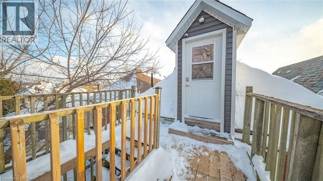 Building Photo - 50 Arthur St