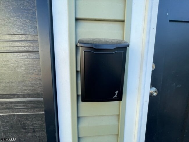 Foto del edificio - 119-121 Lewis St