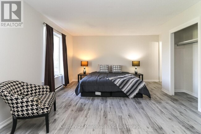 Building Photo - 4 Trafalgar Rd