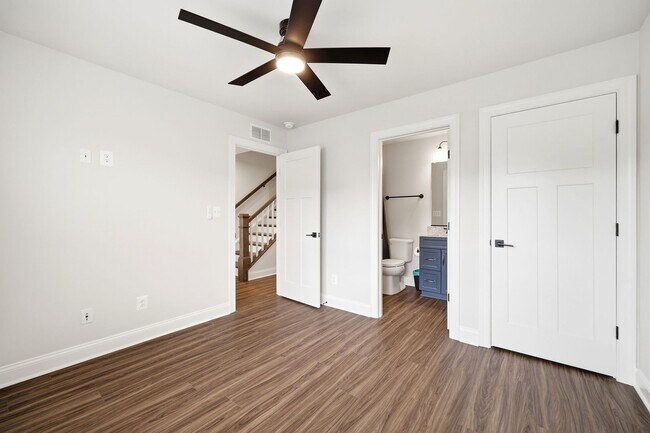 Foto del edificio - 768 Park Ridge Dr