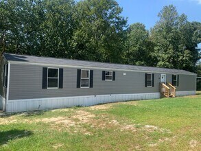 Building Photo - 468 Lake Dr