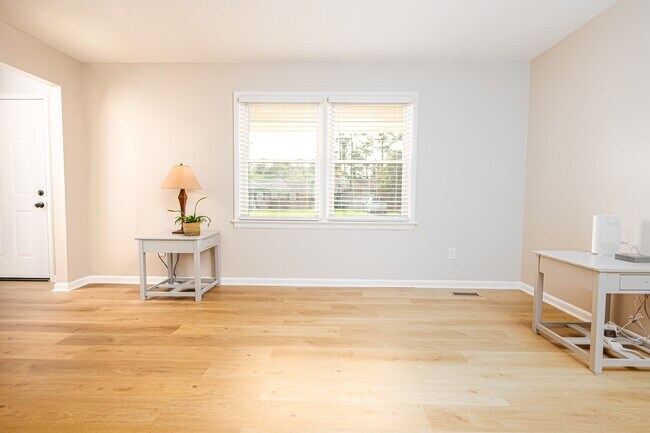 Foto del edificio - 204 Wildwood Rd