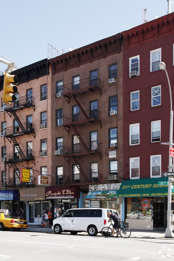 Building Photo - 688 Tenth Ave