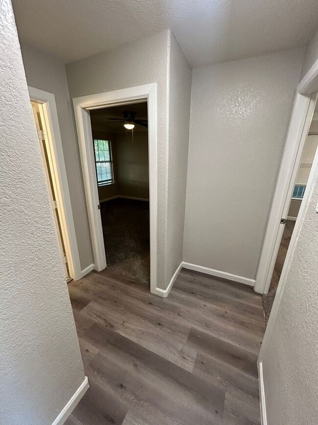 Foto del edificio - 4915 Heyworth Ave