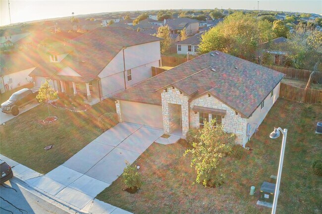 Foto del edificio - 328 Langely