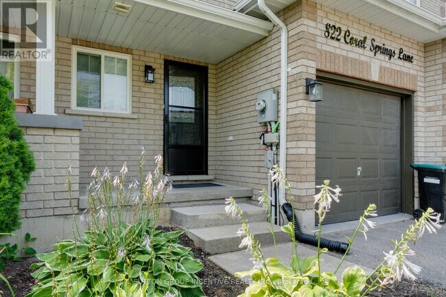 Photo du bâtiment - 822 Coral Springs Ln