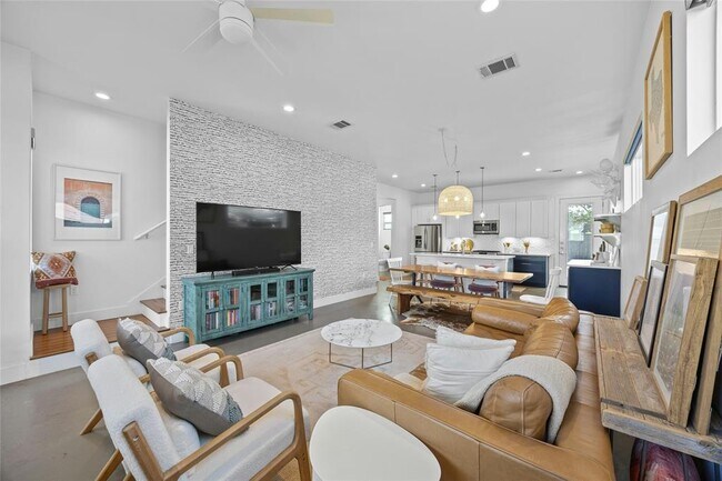 Foto del edificio - 3017 E 16th St
