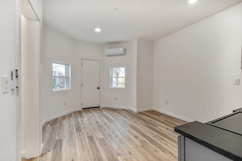 Foto del edificio - 3836 W Girard Ave