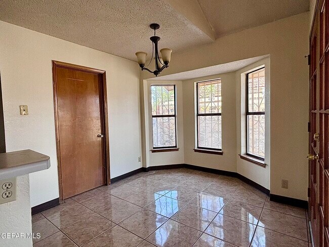 Foto del edificio - 1442 Sierra De Oro Dr