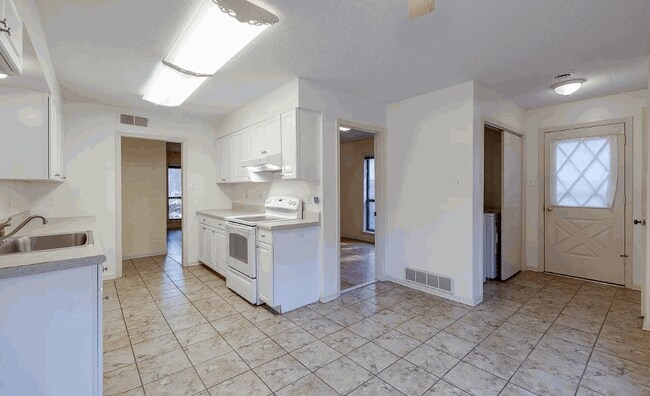 Foto del edificio - 2184 Wilderness Cv