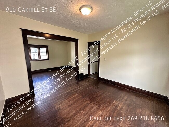 Foto del edificio - 910 Oakhill St SE