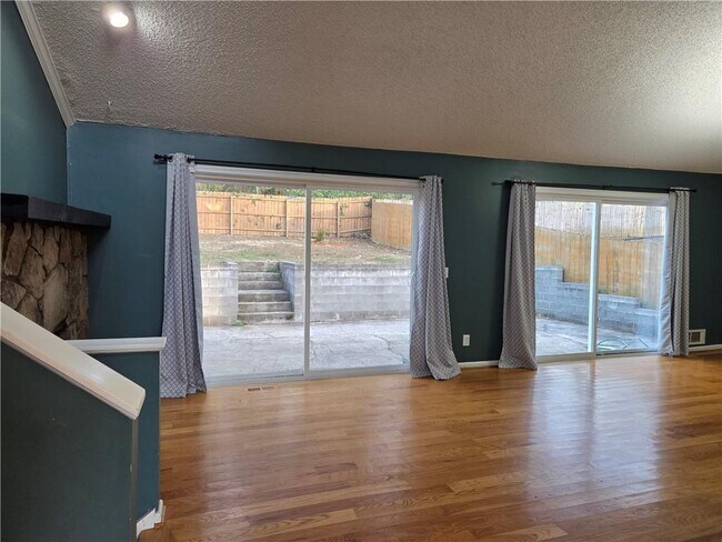 Foto del edificio - 3288 Timber Bluff Dr NE