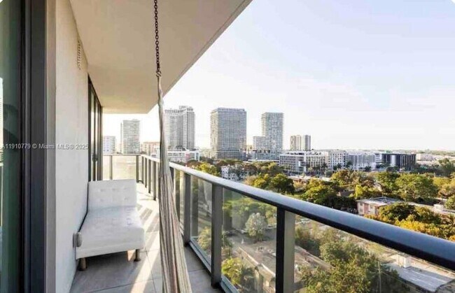 Foto del edificio - 501 NE 31st St