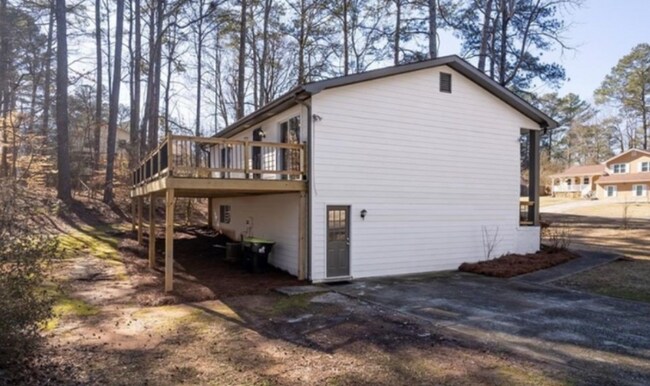 Building Photo - 553 Waterboy Rd