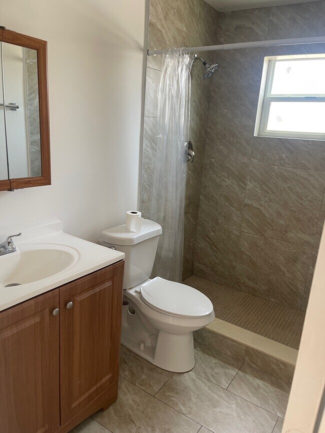 Foto del edificio - 4915 Weymouth St