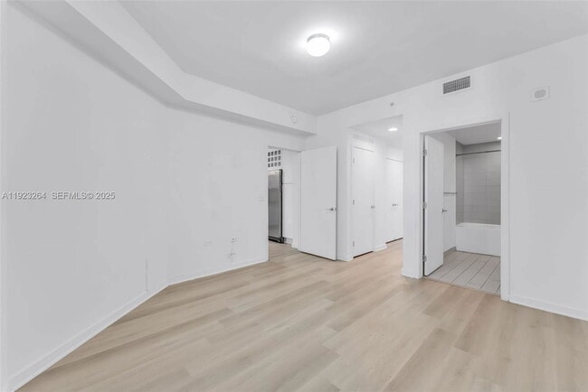 Foto del edificio - 999 SW 1st Ave