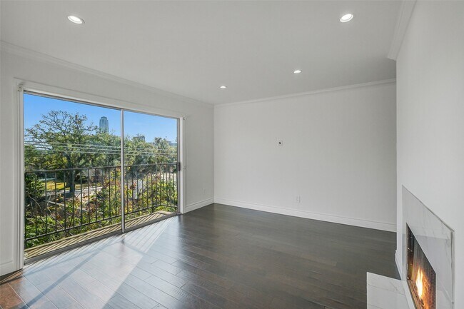 Building Photo - 2333 Bering Dr