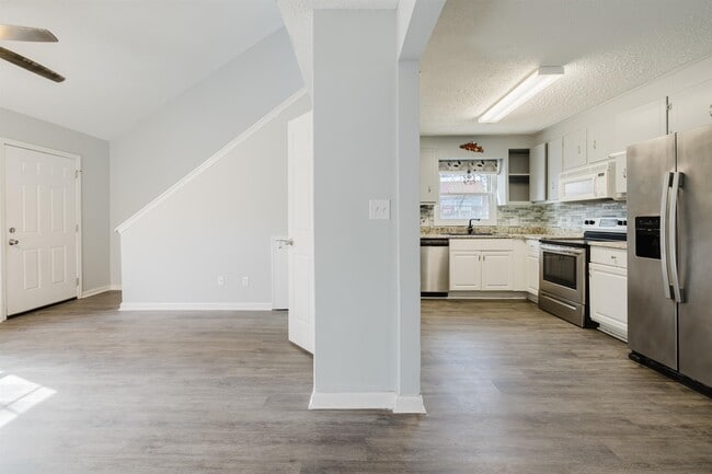 Foto del edificio - 90 Freedom Way