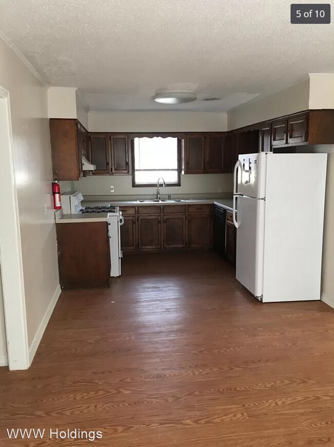 Building Photo - 3 br, 1 bath House - 1101 Coushatta St