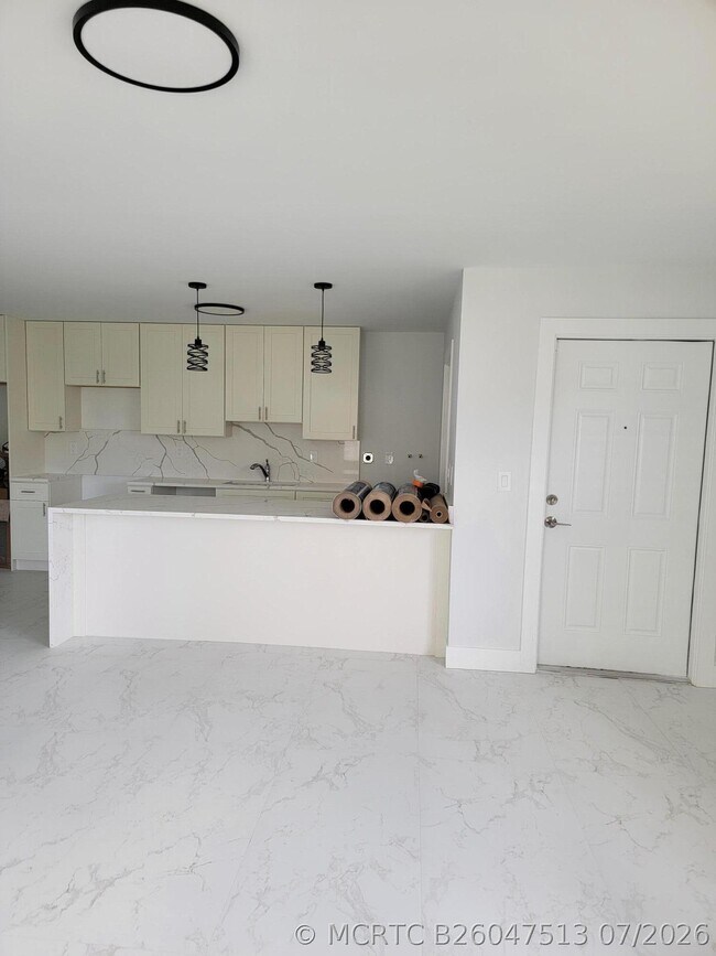 Foto del edificio - 240 SW 7th St
