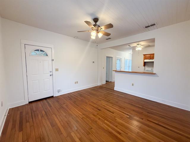 Foto del edificio - 310 E Parks Ave