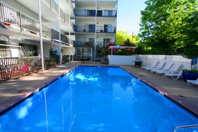 Foto del edificio - 909 Pearl St