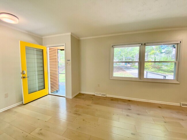 Building Photo - East AVL - Mid Century Modern Beauty in Bo...