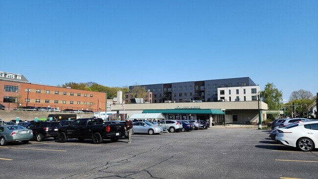 Building Photo - 1568 Commonwealth Ave