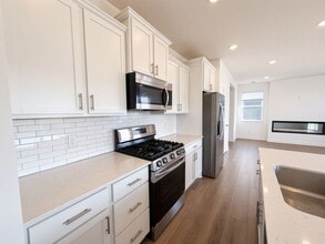 Building Photo - 22658 Isla Wy