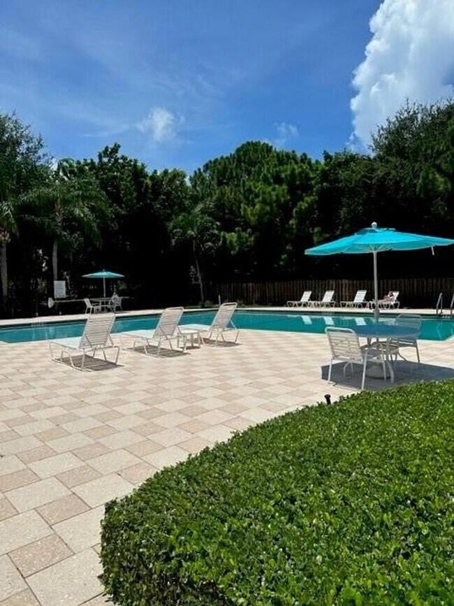 Foto del edificio - 406 Buttonwood Pl