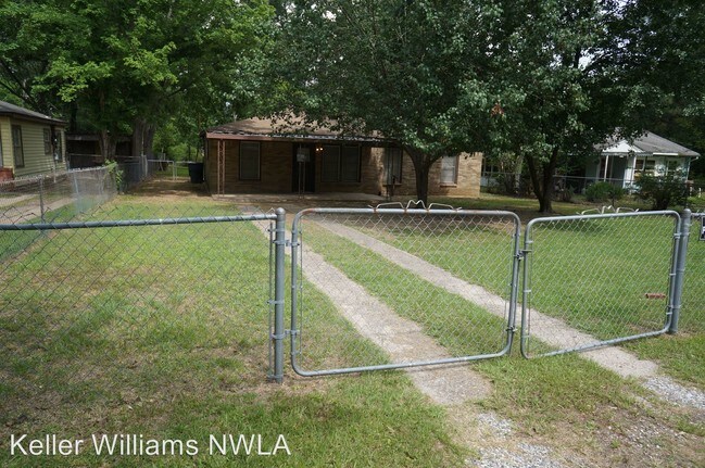 Building Photo - 3 br, 1 bath House - 9221 Simmons Place