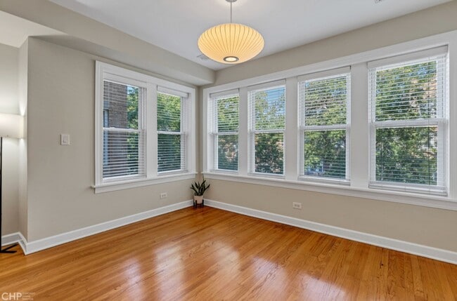 Foto del edificio - 3011 W Gunnison St