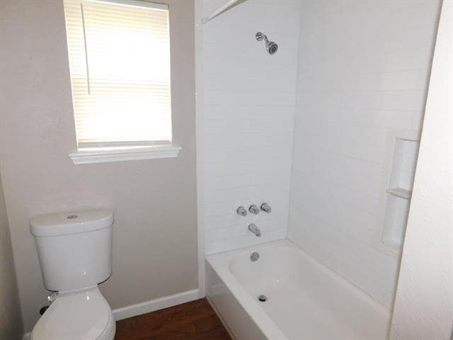 Building Photo - 502 Colonial Dr