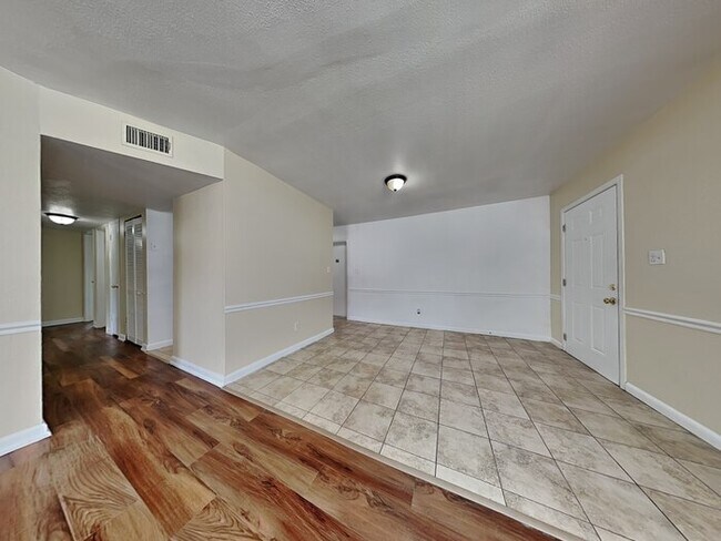 Foto del edificio - 6809 E North Bay St