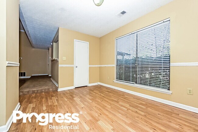 Foto del edificio - 4317 Old Lake Dr