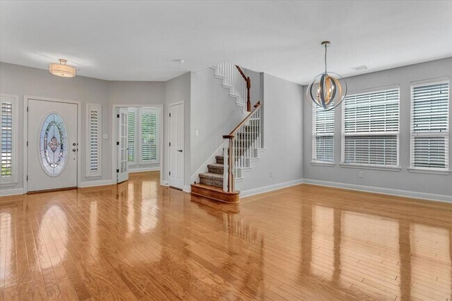 Foto del edificio - 629 12 Oaks Ln