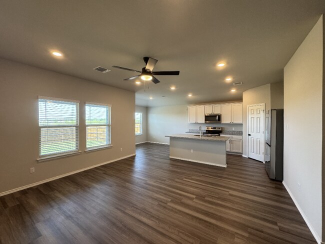 Foto del edificio - 402 Stone Vly Rd