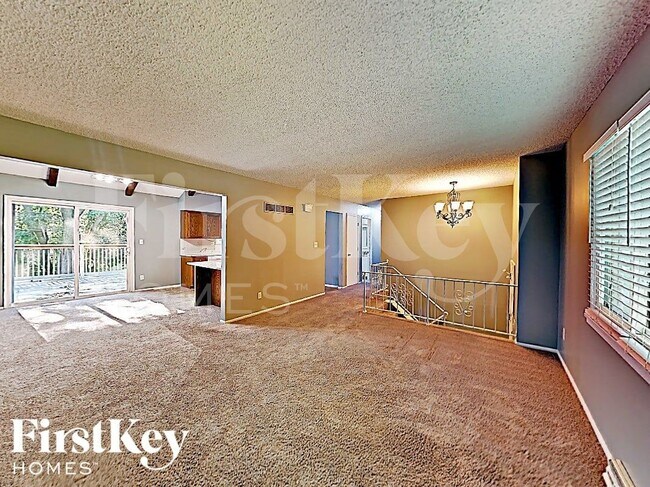 Foto del edificio - 5906 NW Walnut Creek Dr