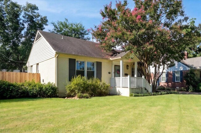 Foto del edificio - 3733 Charleswood Ave