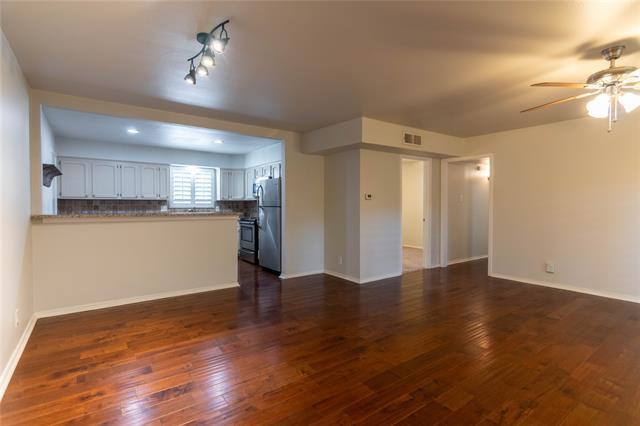 Foto del edificio - 6060 Averill Way