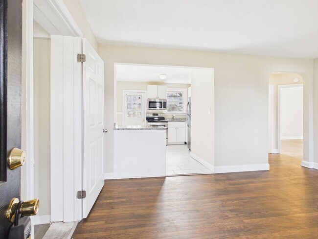 Foto del edificio - 4611 Eastover Ave